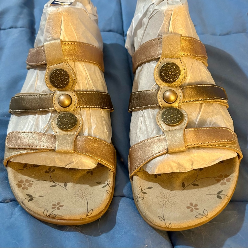 Taos Footwear Gold and Tan Comfort Sandals